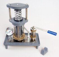 Пресс гидравлический (модель) - fgospostavki.ru - Грозный